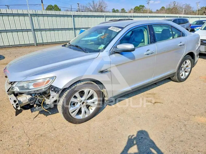 2010 Ford TAURUS фото