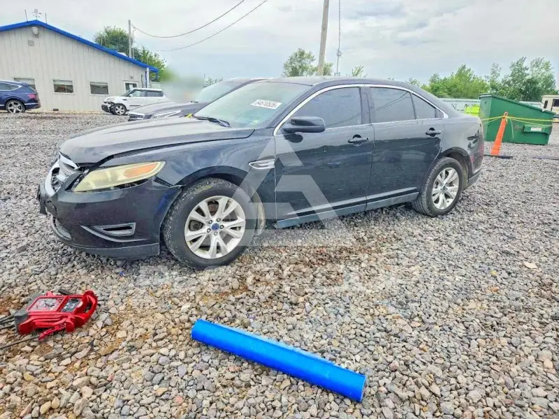 2010 Ford TAURUS фото