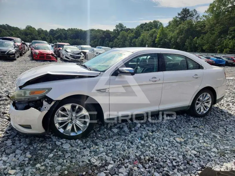 2010 Ford TAURUS фото