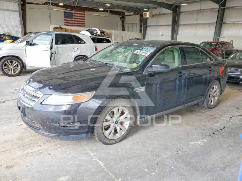 2010 Ford TAURUS photo