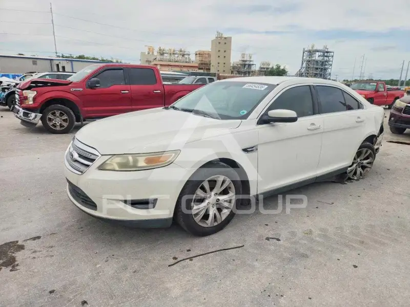 2010 Ford TAURUS фото