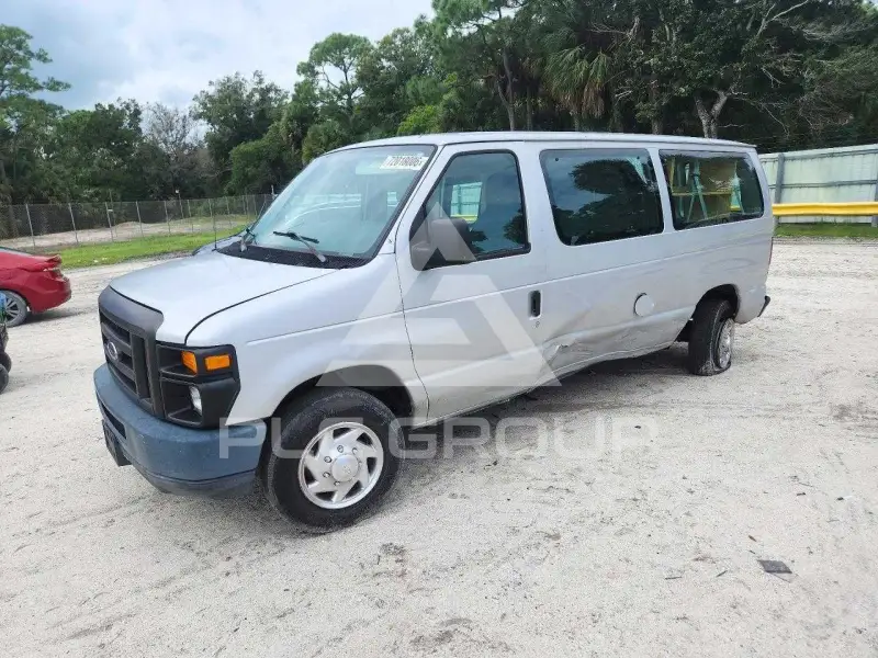 2010 Ford E-350 photo
