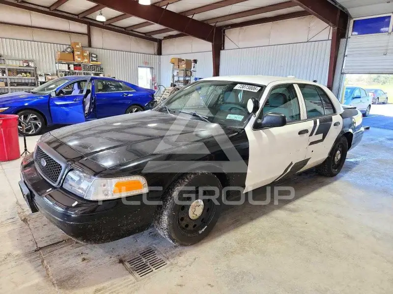 2010 Ford CROWN фото