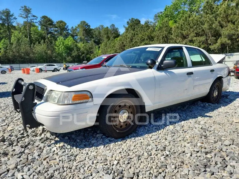 2010 Ford CROWN photo
