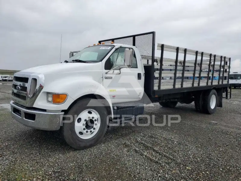 2010 Ford F-650 фото