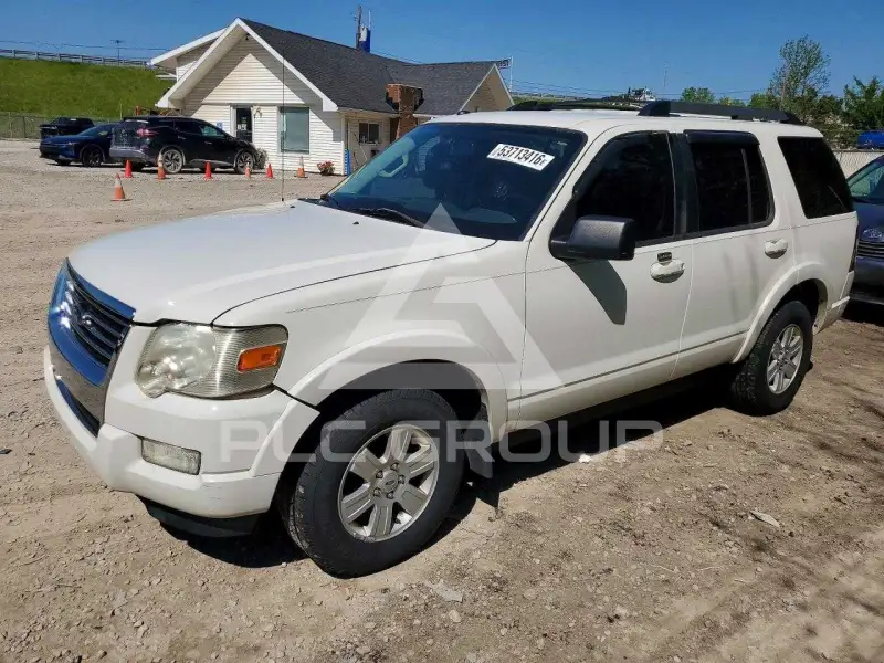2010 Ford EXPLORER photo