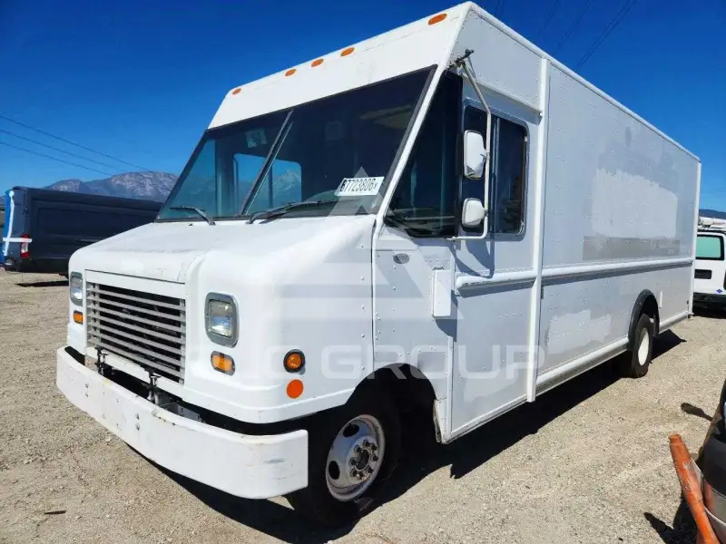 2010 Ford E-450 фото