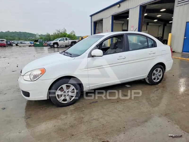 2010 Hyundai Accent фото