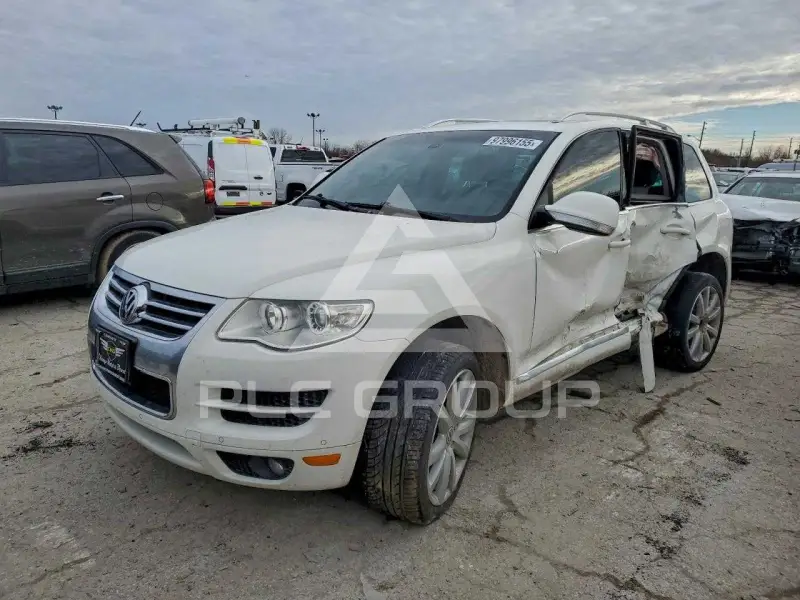 2010 Volkswagen Touareg photo