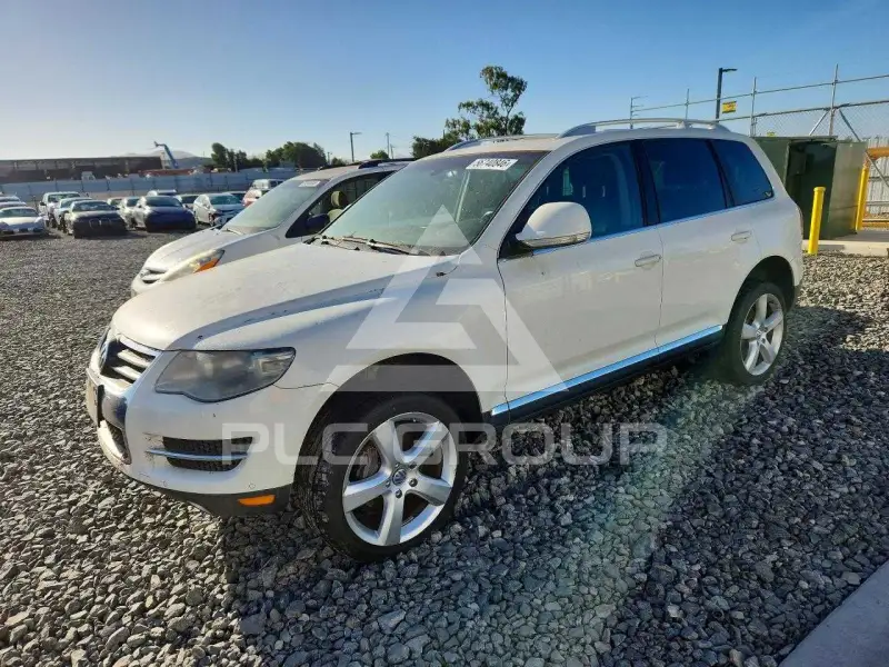 2010 Volkswagen Touareg фото