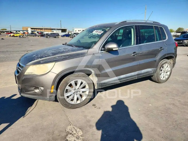 2010 Volkswagen Tiguan photo