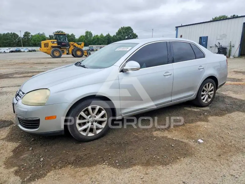 2010 Volkswagen Jetta photo