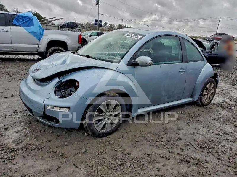 2010 Volkswagen BEETLE фото