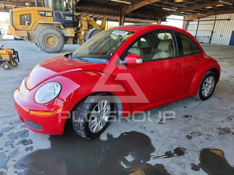 2010 Volkswagen BEETLE фото