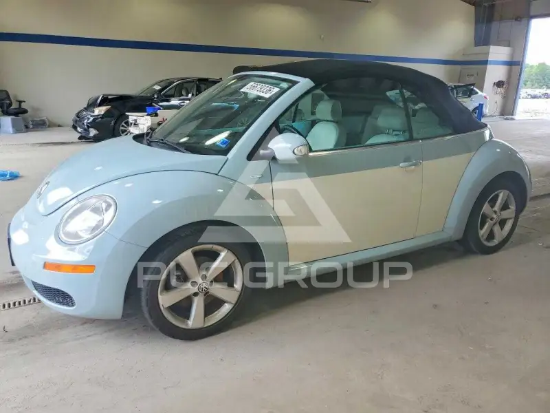 2010 Volkswagen BEETLE фото