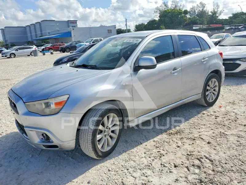 2011 Mitsubishi OUTLANDER photo