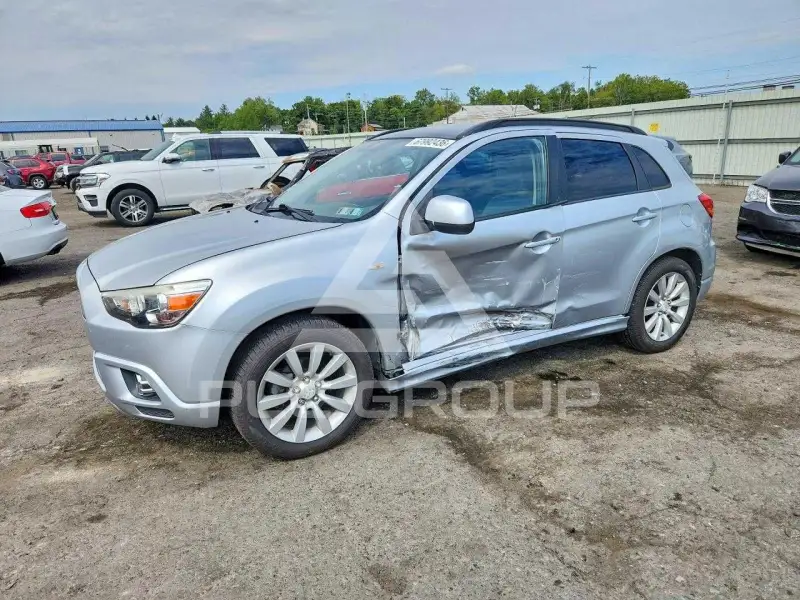 2011 Mitsubishi OUTLANDER photo