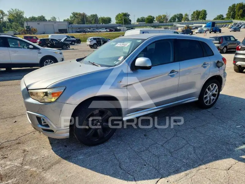 2011 Mitsubishi OUTLANDER photo