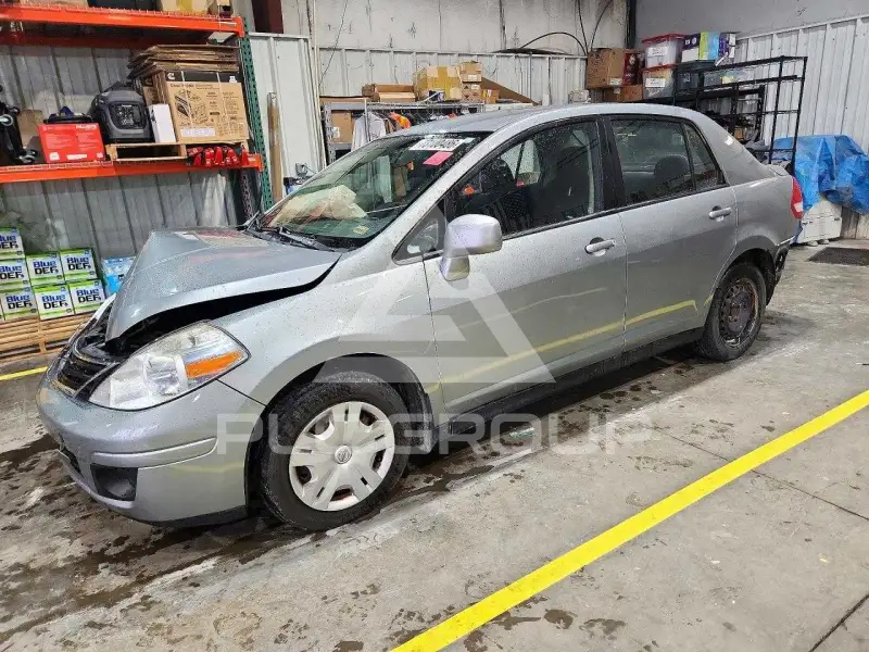 2011 Nissan VERSA фото