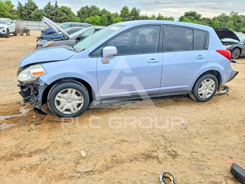 2011 Nissan VERSA фото