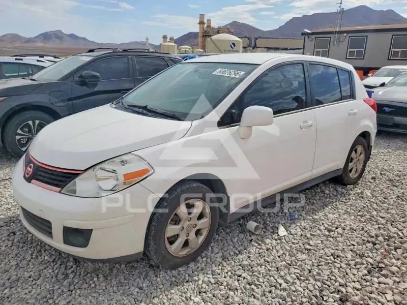 2011 Nissan VERSA фото