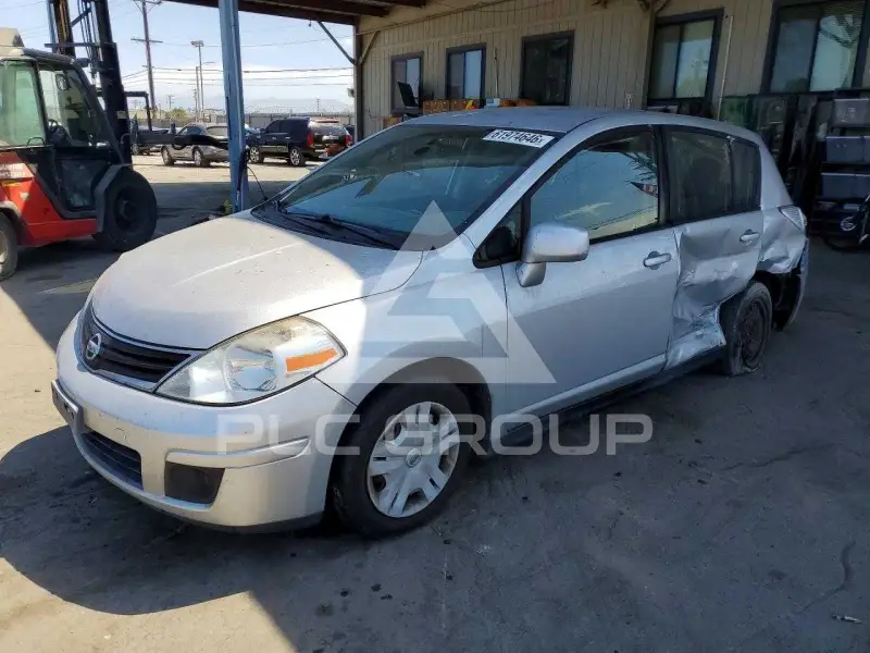 2011 Nissan VERSA фото