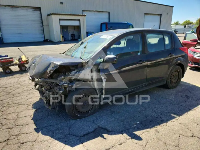 2011 Nissan VERSA photo