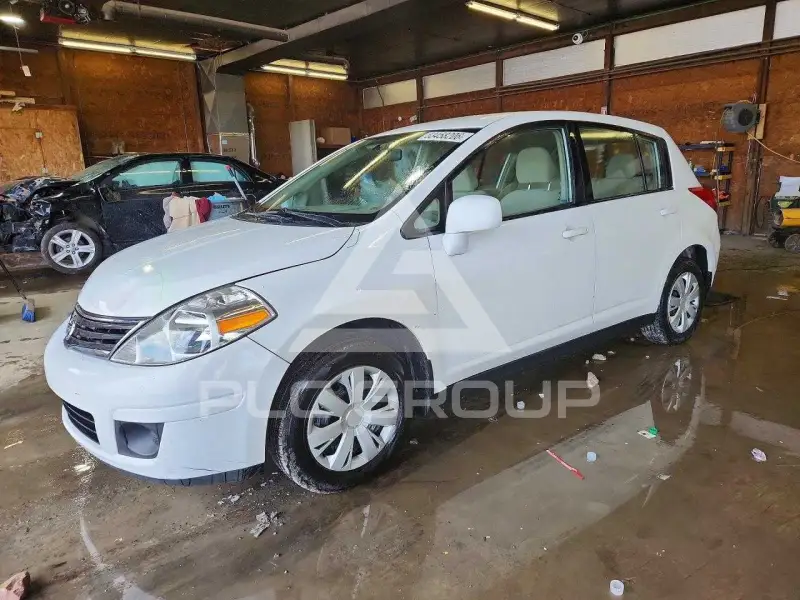 2011 Nissan VERSA photo