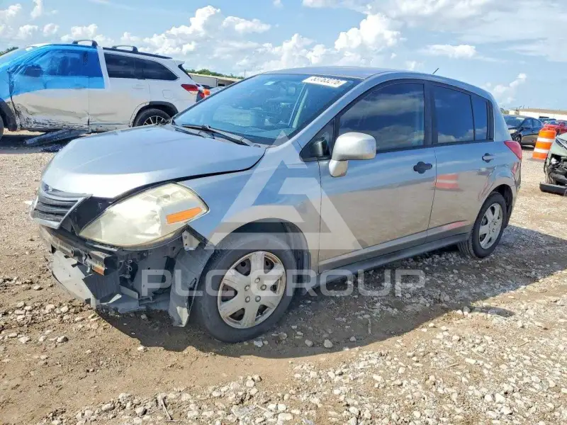 2011 Nissan VERSA photo