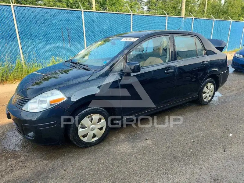 2011 Nissan VERSA photo