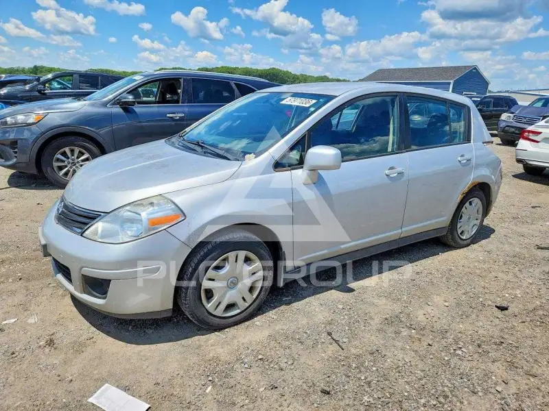 2011 Nissan VERSA photo