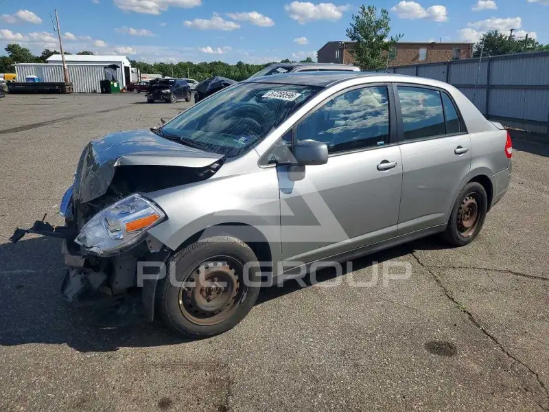 2011 Nissan VERSA фото