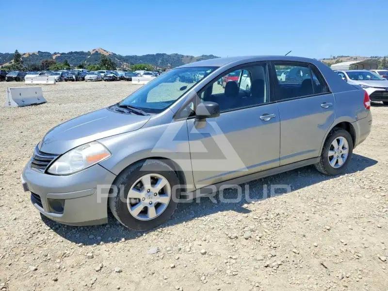 2011 Nissan VERSA фото