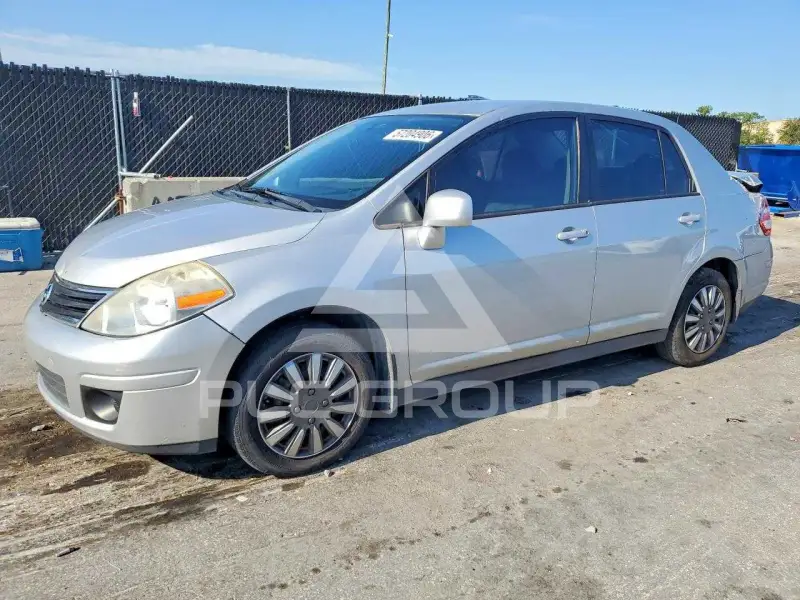 2011 Nissan VERSA фото