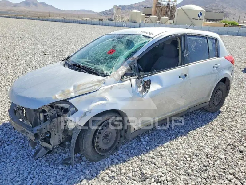 2011 Nissan VERSA photo