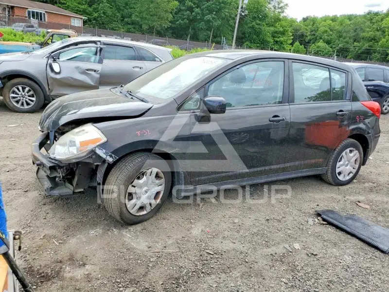 2011 Nissan VERSA фото