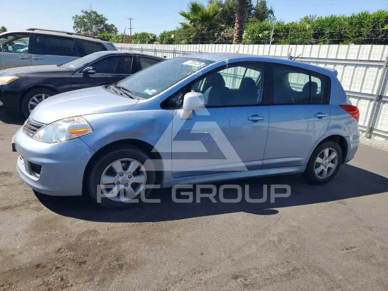 2011 Nissan VERSA photo