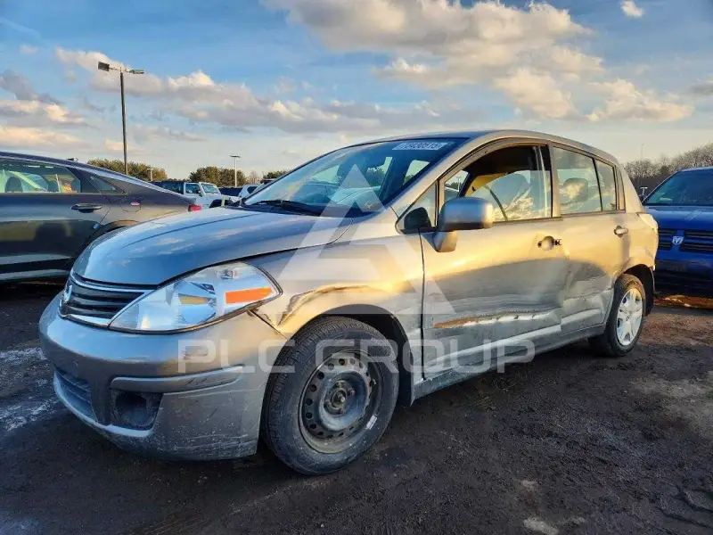 2011 Nissan VERSA photo
