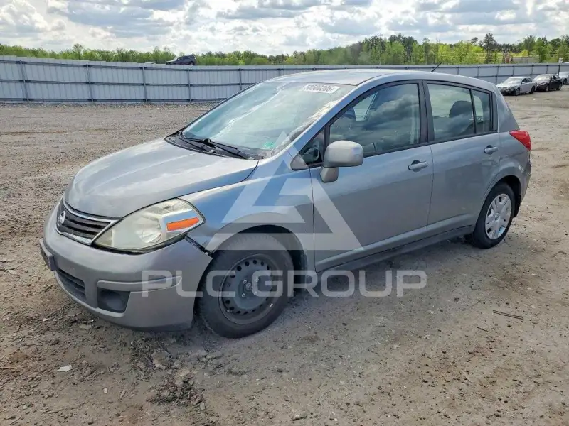2011 Nissan VERSA photo