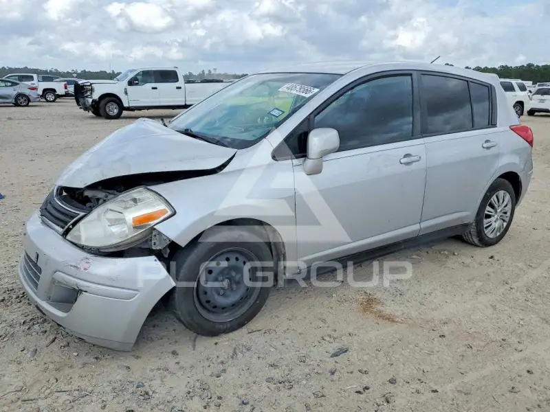 2011 Nissan VERSA фото