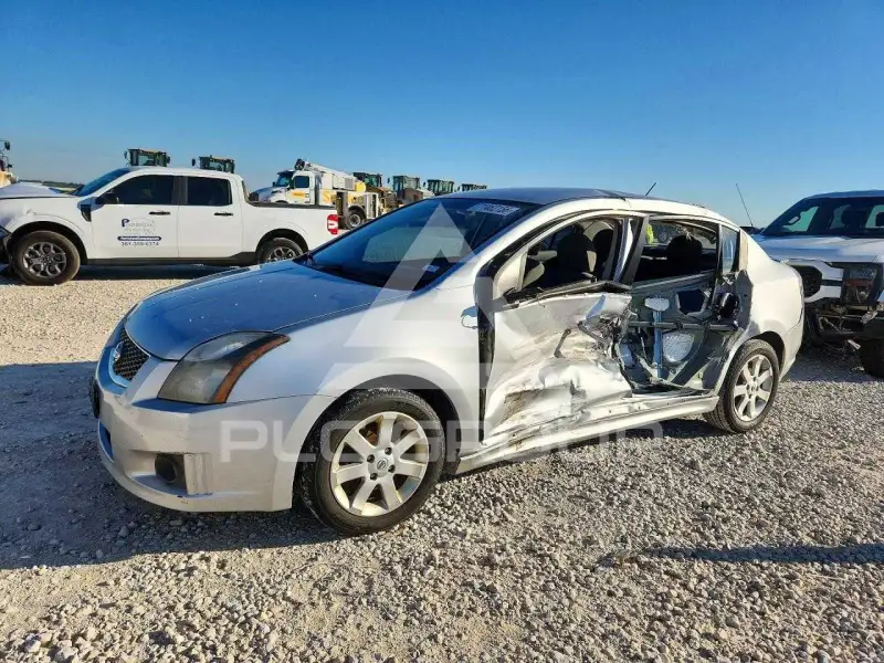 2011 Nissan SENTRA фото