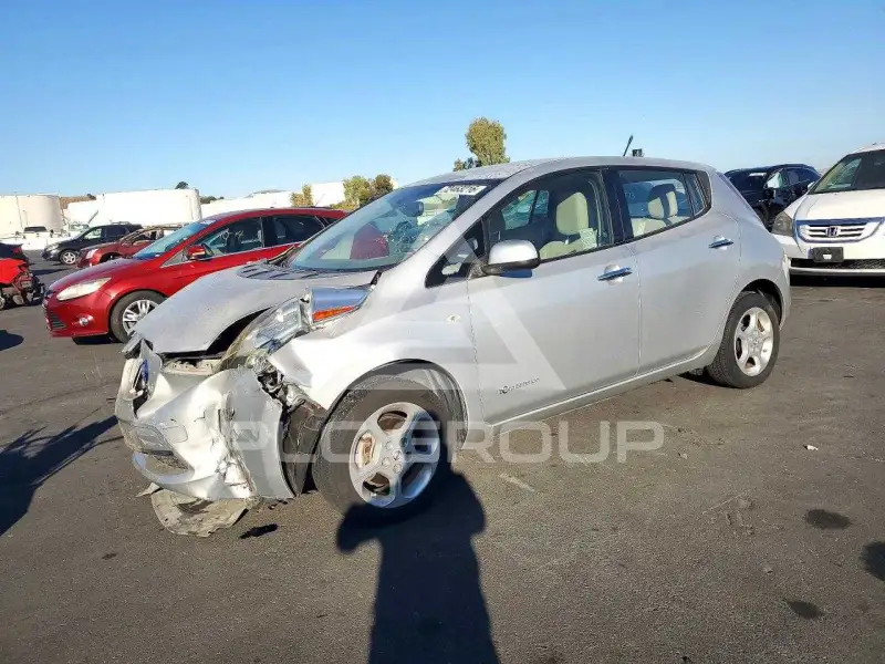2011 Nissan LEAF фото