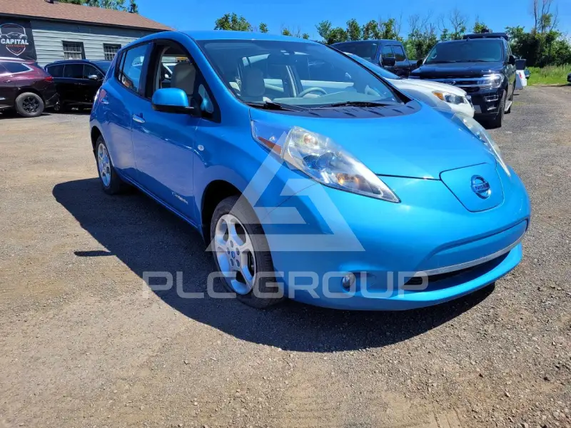 2011 Nissan LEAF фото