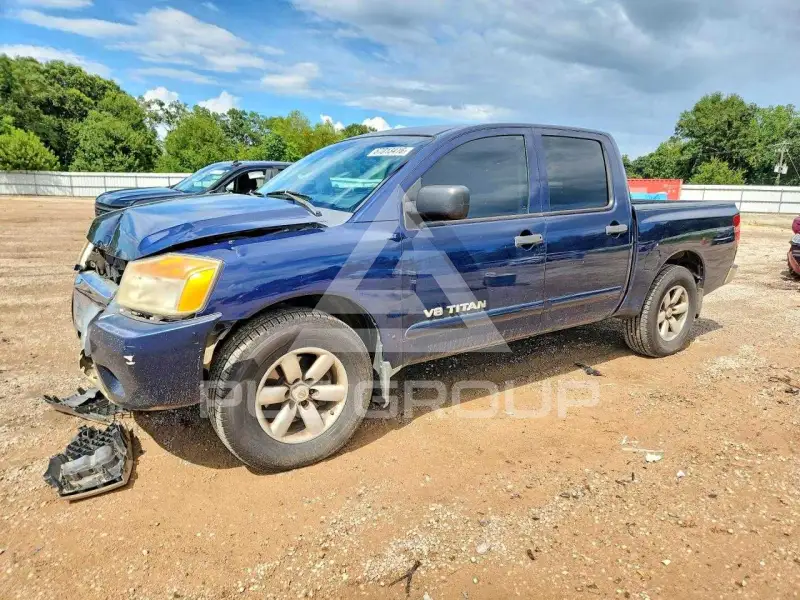 2011 Nissan TITAN фото