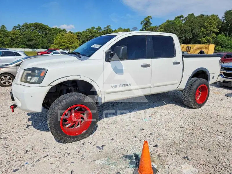 2011 Nissan TITAN фото