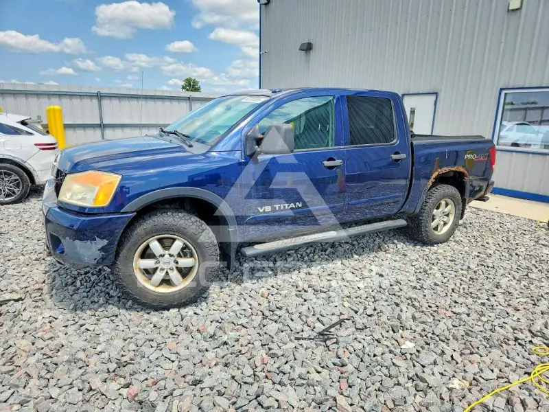 2011 Nissan TITAN фото
