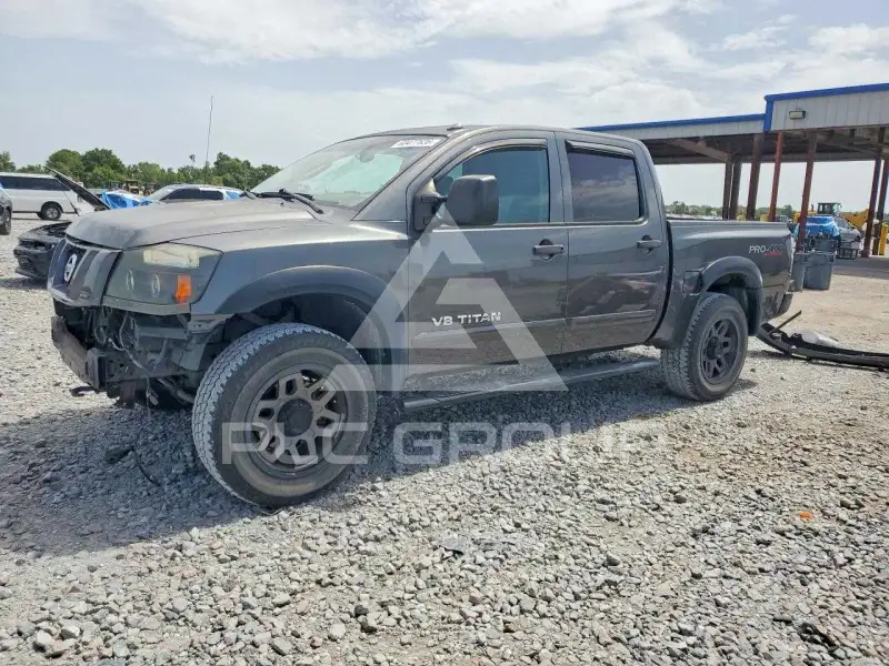2011 Nissan TITAN фото
