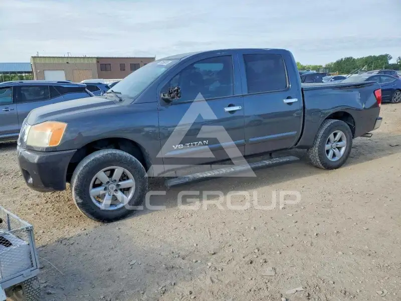 2011 Nissan TITAN photo