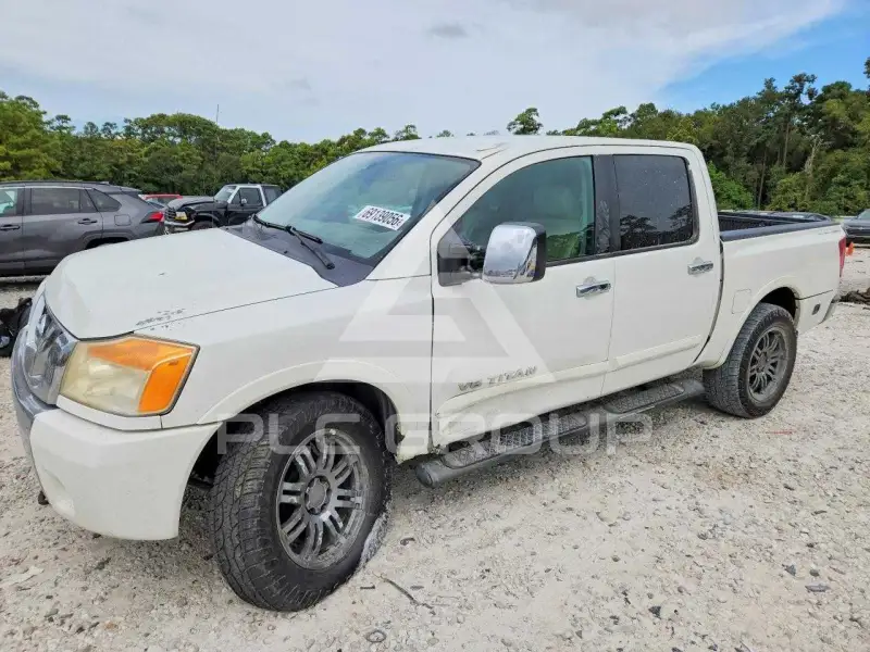 2011 Nissan TITAN фото