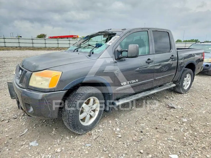 2011 Nissan TITAN photo